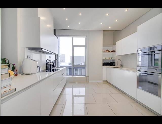 3 BEDROOM APARTMENT FOR SALE IN SANDHURST